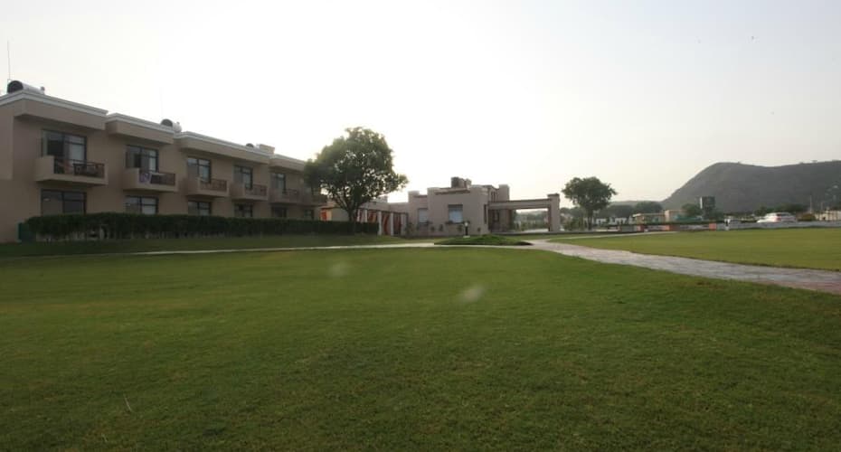 Today's Sunrise Luxury Resort, Neemrana 5
